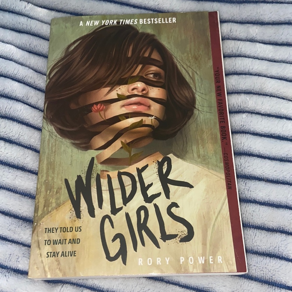 “New York Times Best Seller” Wilder Girls
